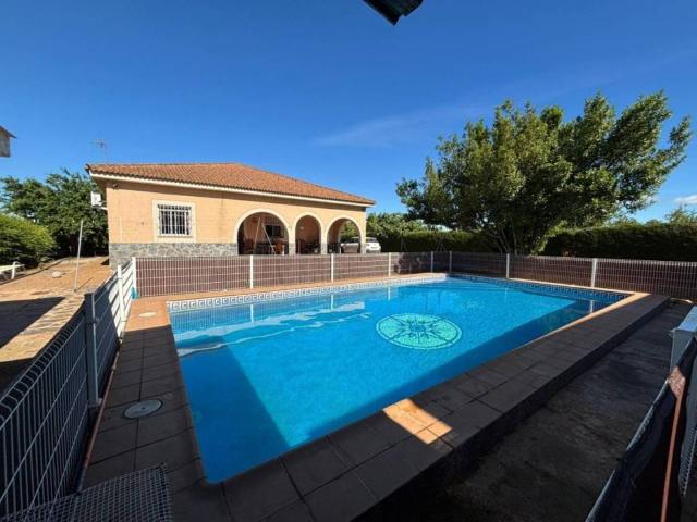 Casa rústica / Caserío en Venta en Sevilla