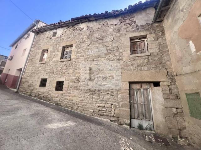 Casa rústica / Caserío en Venta en Larraga