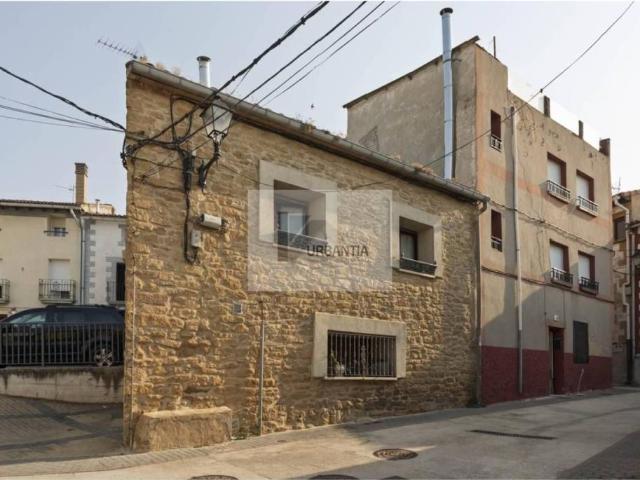 Casa rústica / Caserío en Venta en Larraga