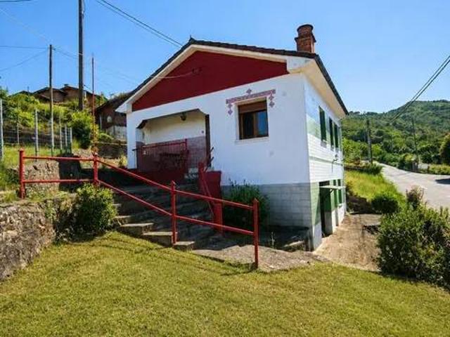 Casa rústica / Caserío en Venta en Laviana