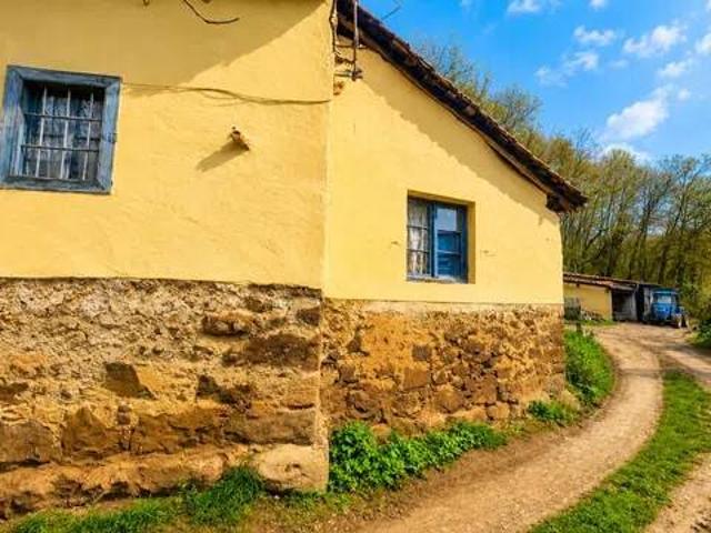 Casa rústica / Caserío en Venta en Lena