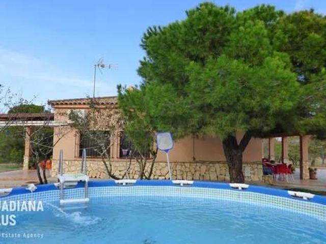 Casa rústica / Caserío en Venta en Lepe