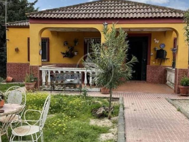 Casa rústica / Caserío en Venta en Linares