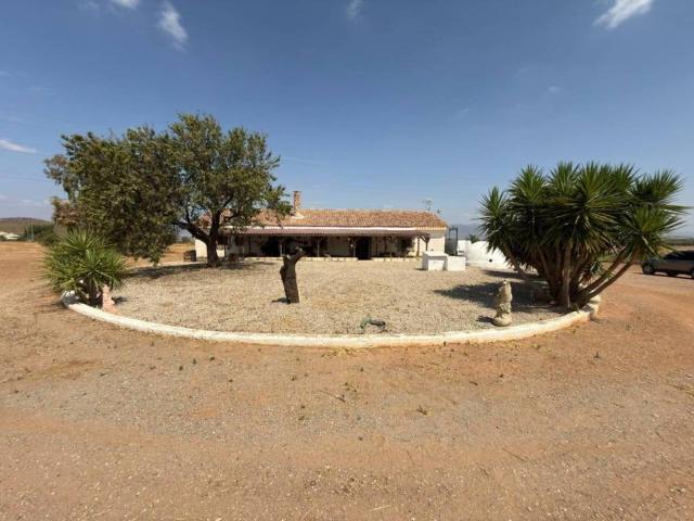 Casa rústica / Caserío en Venta en Lorca