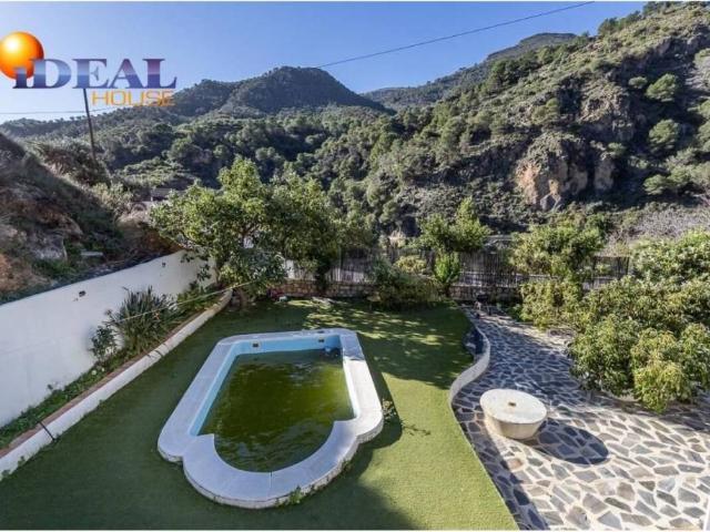 Casa rústica / Caserío en Venta en Los Guájares