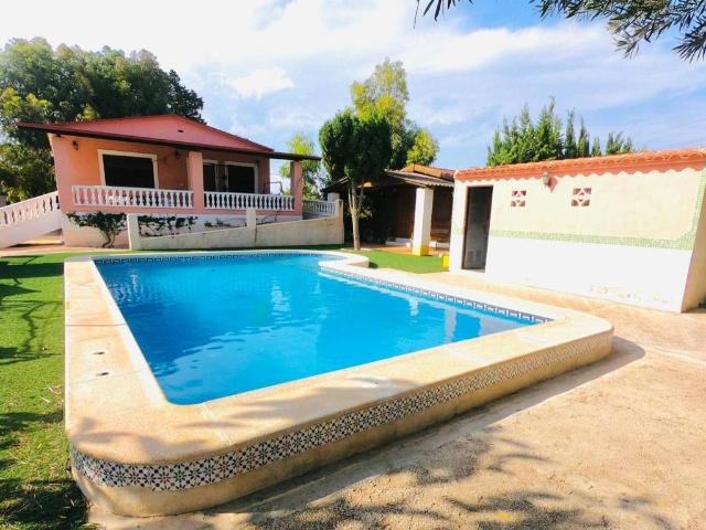 Casa rústica / Caserío en Venta en Los Montesinos