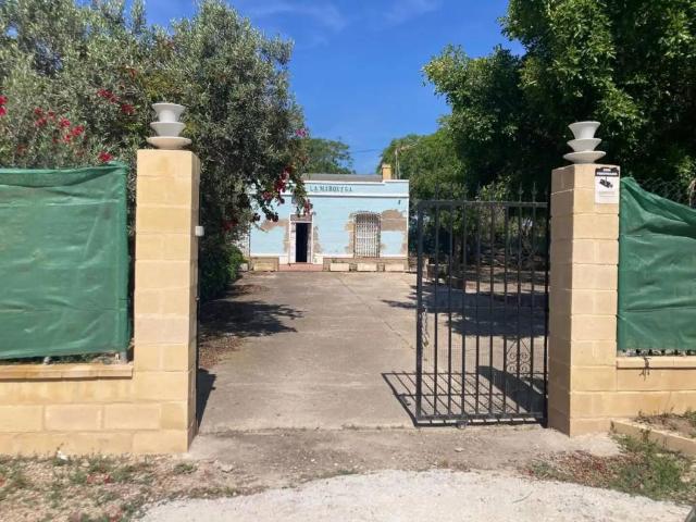 Casa rústica / Caserío en Venta en Los Montesinos