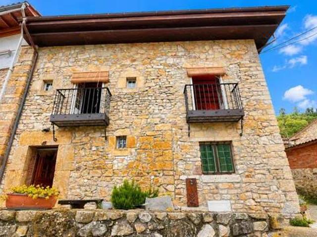 Casa rústica / Caserío en Venta en Llanes