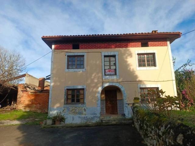 Casa rústica / Caserío en Venta en Llanes
