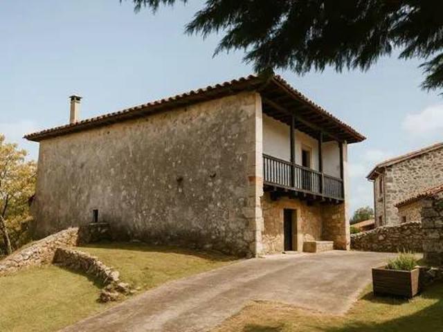 Casa rústica / Caserío en Venta en Llanes