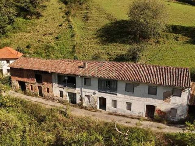 Casa rústica / Caserío en Venta en Llanes