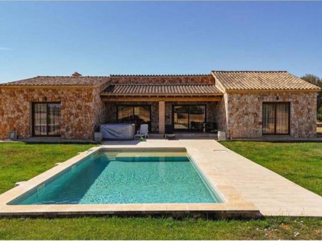 Casa rústica / Caserío en Venta en Llucmajor