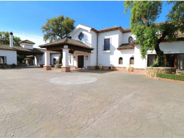 Casa rústica / Caserío en Venta en Marbella