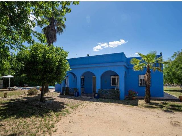 Casa rústica / Caserío en Venta en Marchena
