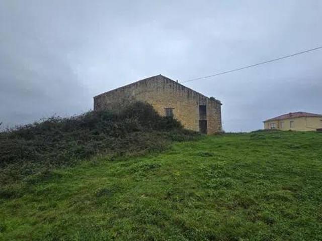 Casa rústica / Caserío en Venta en Miengo