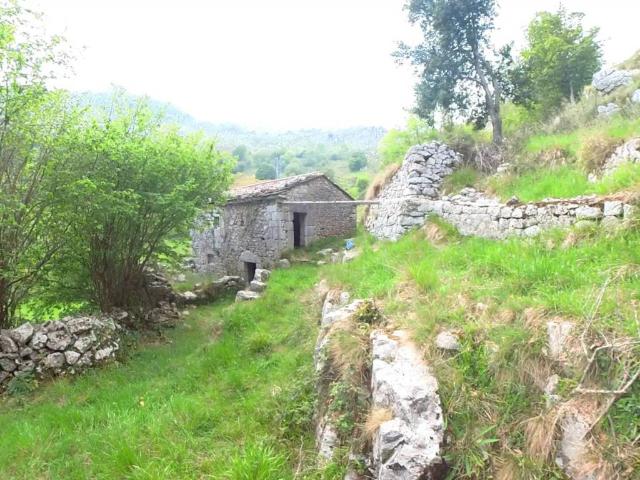 Casa rústica / Caserío en Venta en Miera