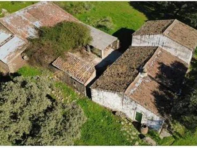 Casa rústica / Caserío en Venta en Montánchez