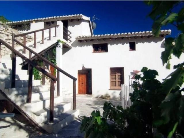 Casa rústica / Caserío en Venta en Montefrío