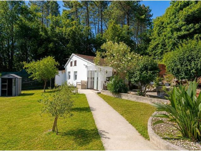 Casa rústica / Caserío en Venta en Mondariz