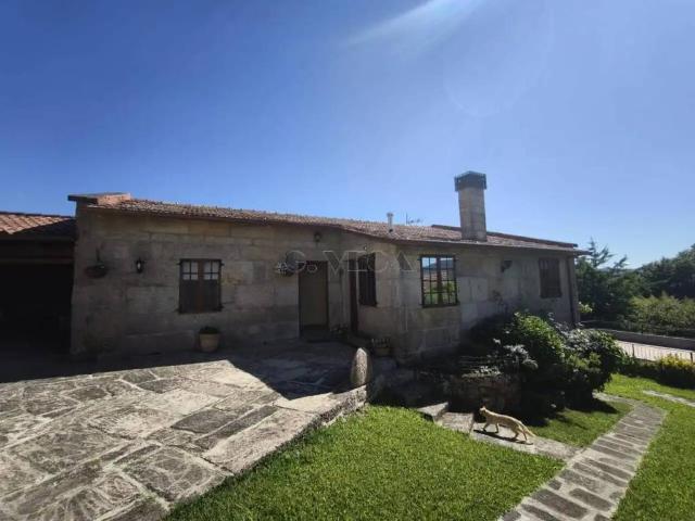 Casa rústica / Caserío en Venta en Mondariz