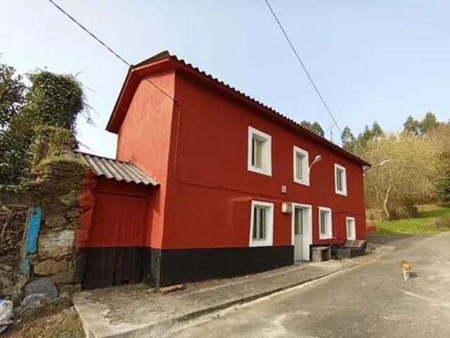 Casa rústica / Caserío en Venta en Monfero