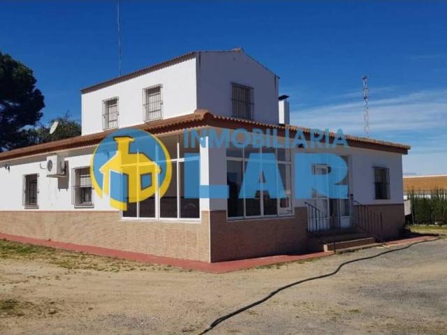 Casa rústica / Caserío en Venta en Moguer