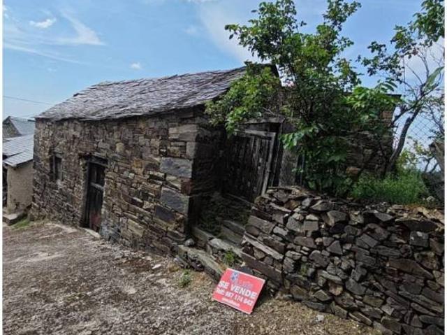 Casa rústica / Caserío en Venta en Molinaseca