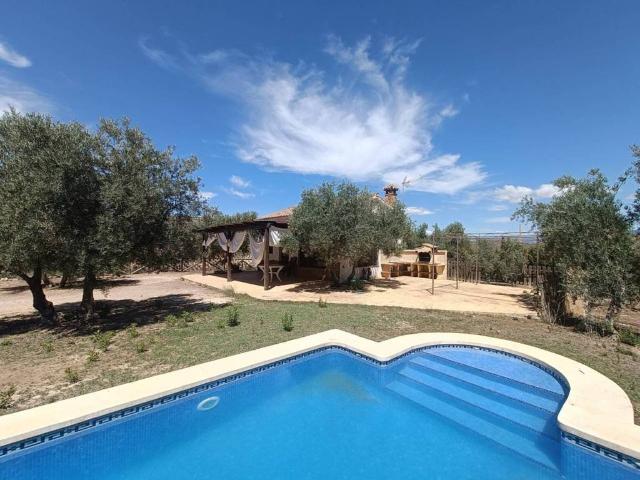 Casa rústica / Caserío en Venta en Moraleda de Zafayona