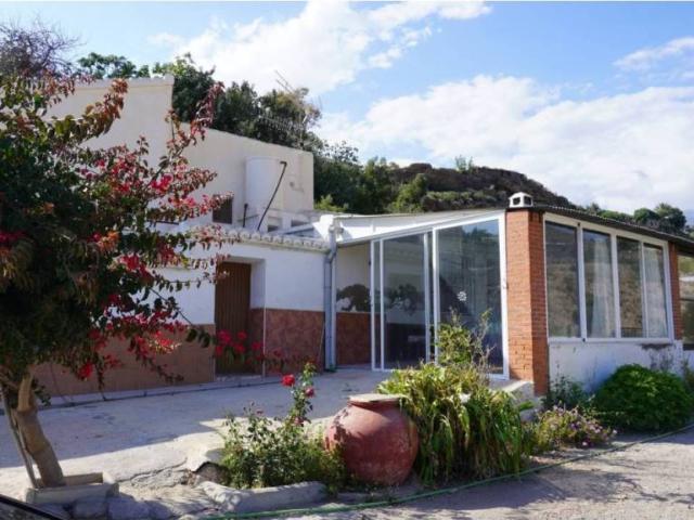 Casa rústica / Caserío en Venta en Motril