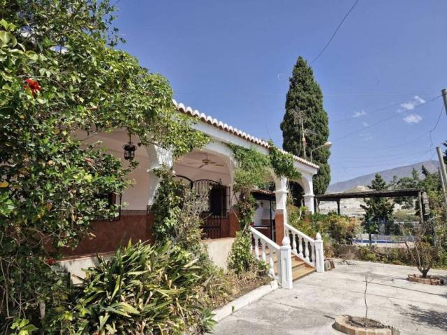 Casa rústica / Caserío en Venta en Motril