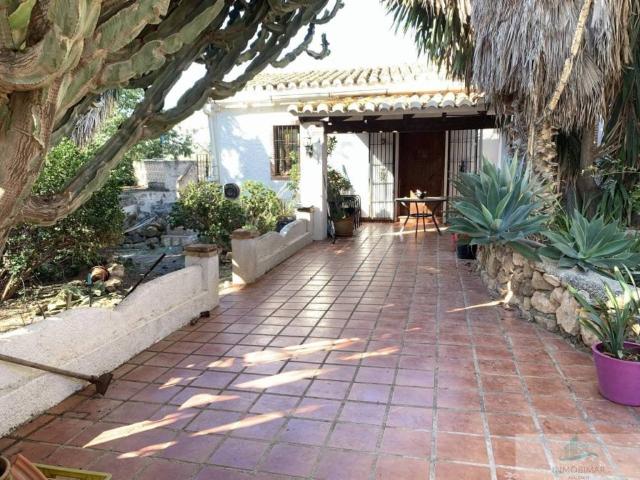 Casa rústica / Caserío en Venta en Motril