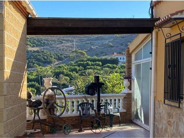 Casa rústica / Caserío en Venta en Motril