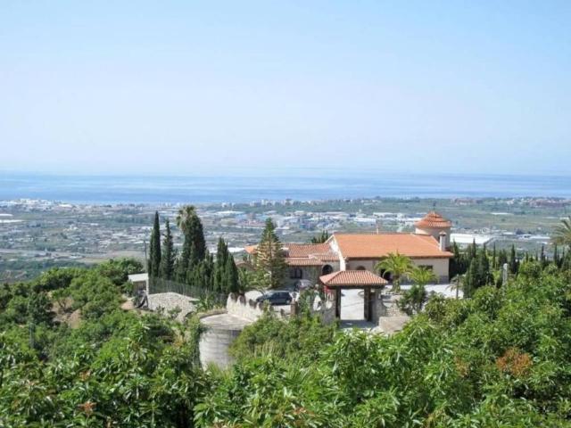 Casa rústica / Caserío en Venta en Motril