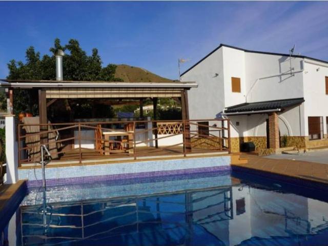 Casa rústica / Caserío en Venta en Motril