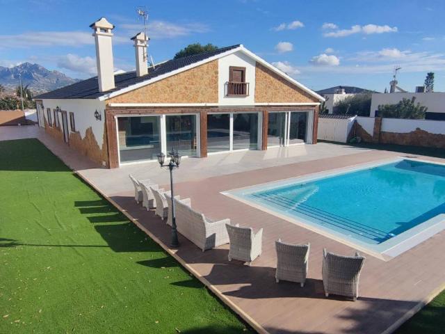 Casa rústica / Caserío en Venta en Mutxamel