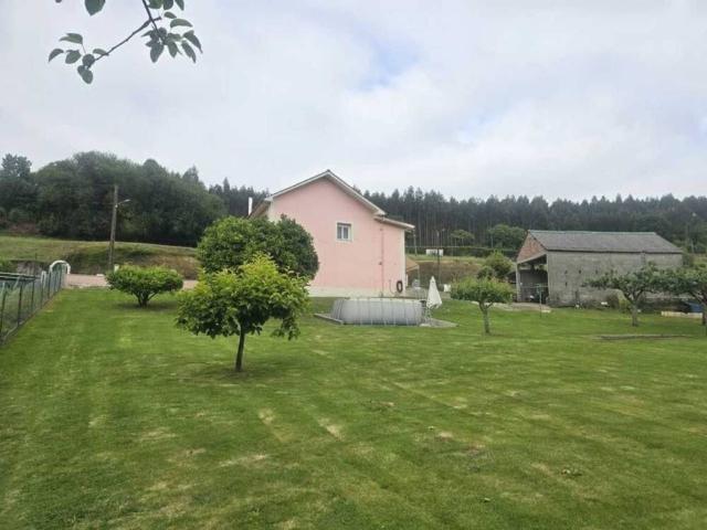 Casa rústica / Caserío en Venta en Narón