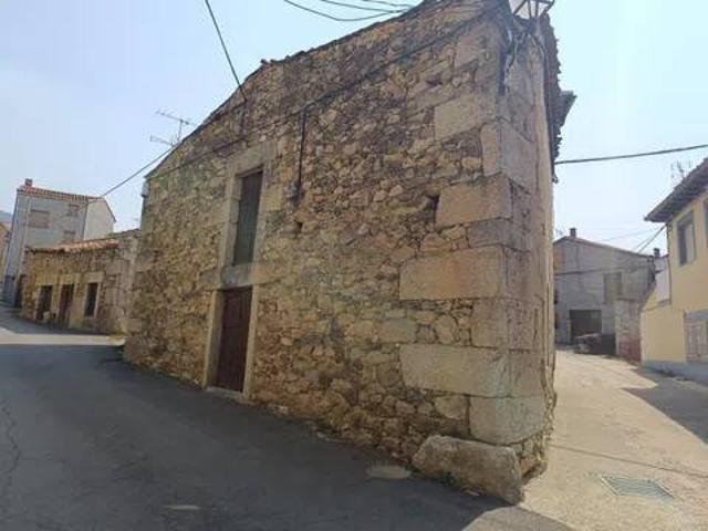 Casa rústica / Caserío en Venta en Navalonguilla