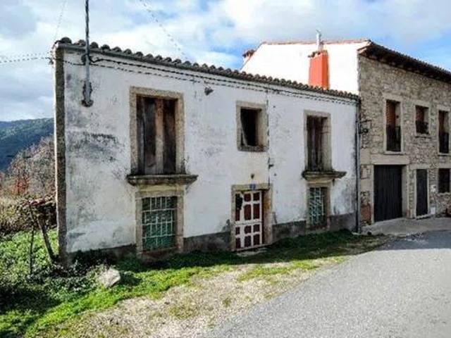 Casa rústica / Caserío en Venta en Navalonguilla