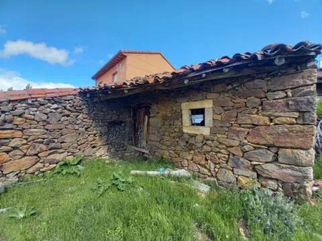 Casa rústica / Caserío en Venta en Navalperal de Tormes