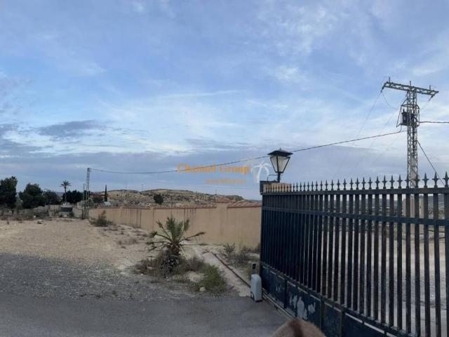 Casa rústica / Caserío en Venta en Novelda