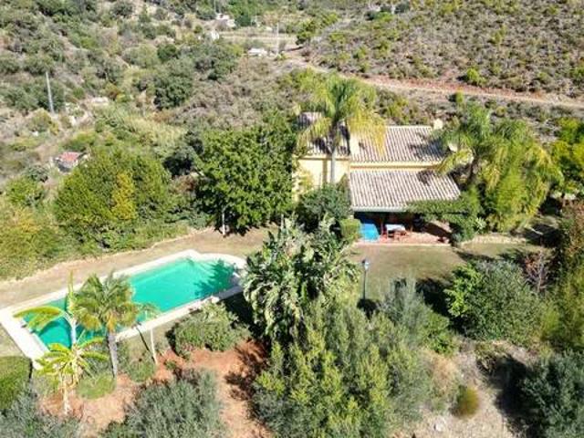 Casa rústica / Caserío en Venta en Ojén