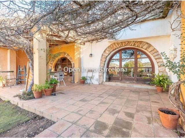 Casa rústica / Caserío en Venta en Olivella
