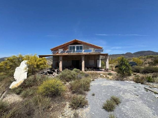 Casa rústica / Caserío en Venta en Olula del Río