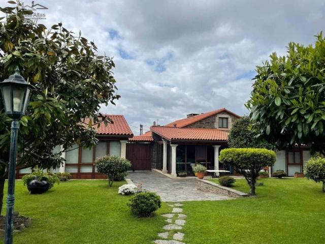 Casa rústica / Caserío en Venta en Ordes