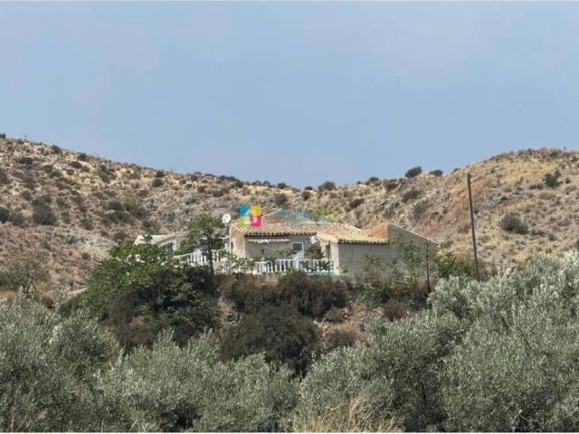 Casa rústica / Caserío en Venta en Oria