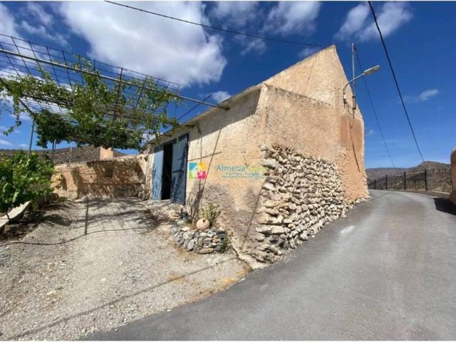 Casa rústica / Caserío en Venta en Oria