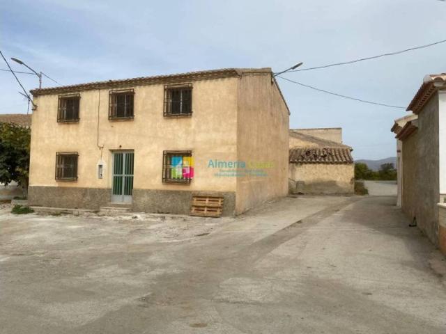 Casa rústica / Caserío en Venta en Oria