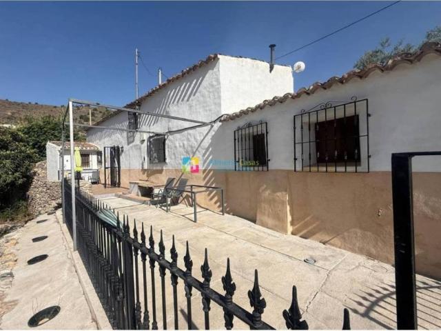 Casa rústica / Caserío en Venta en Oria