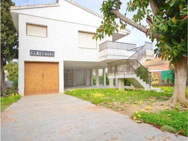 Casa rústica / Caserío en Venta en Orihuela