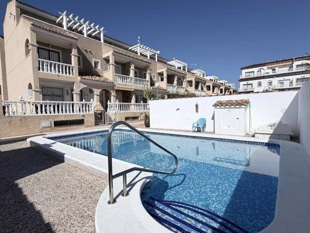 Casa rústica / Caserío en Venta en Orihuela